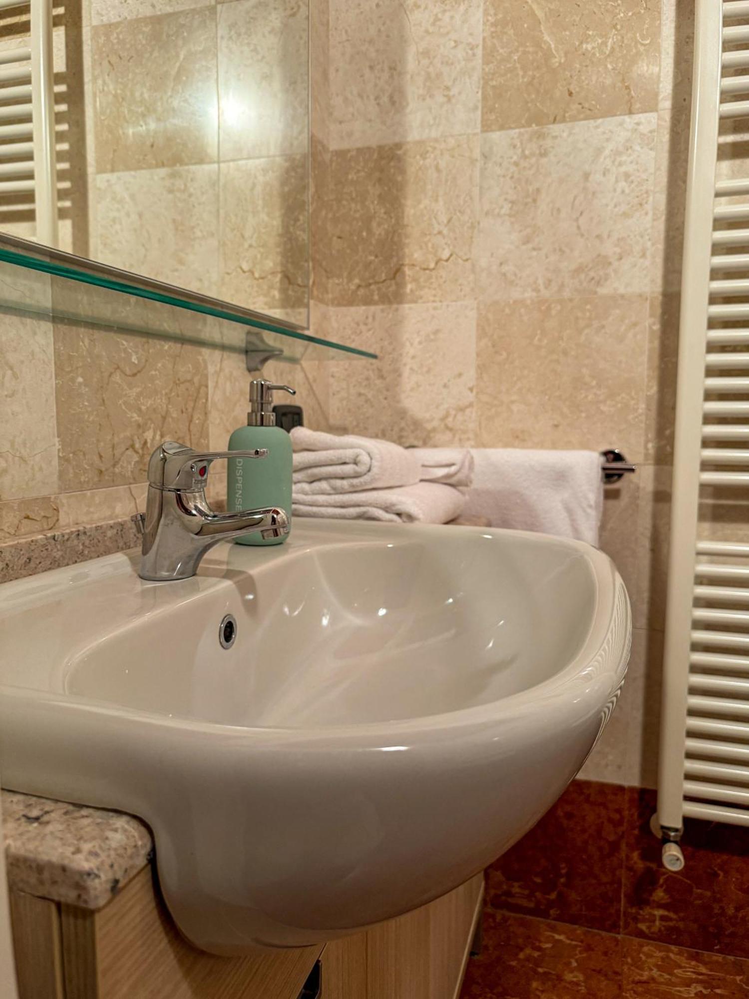 Sg Family - Oblo Apartment Pacengo Di Lazise Экстерьер фото
